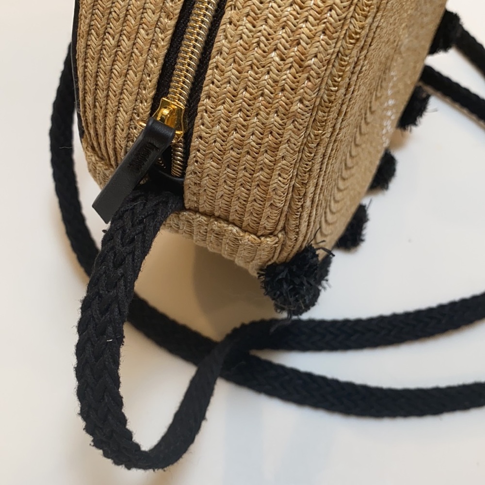 Stella&Dot crossbody Straw Pom Pom bag - Picture 5 of 8